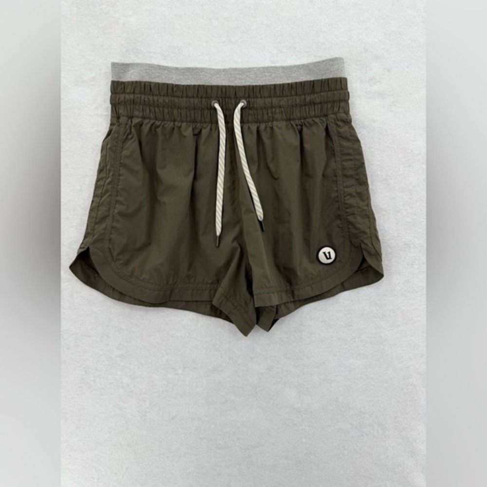 NWOT Vuori Halo Performance Sport Shorts - Dark Cocoa Small